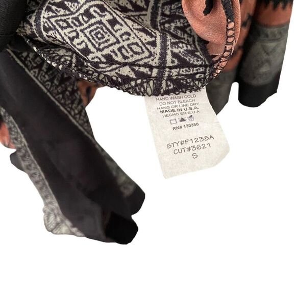 Fab'rik Aztec/Tribal Print V-Neck Long Sleeve Romper in Size Small - Picture 12 of 12